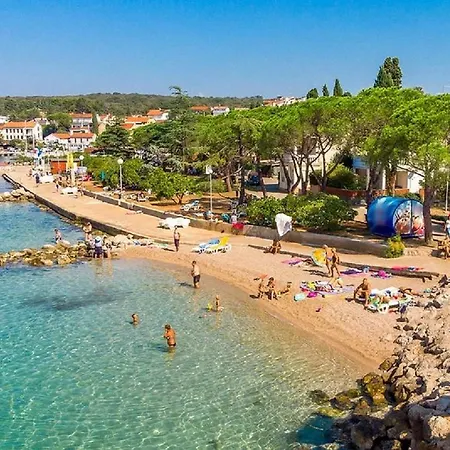 New With Large Pool, Sea View, 300 M From The - By Traveler Tourist Agency Krk - Id 2191 Vila