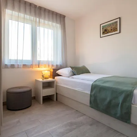 Vila New With Large Pool, Sea View, 300 M From The - By Traveler Tourist Agency Krk - Id 2191 Malinska