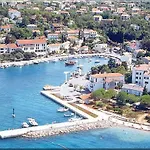 New With Large Pool, Sea View, 300 M From The - By Traveler Tourist Agency Krk - Id 2191 *