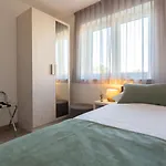 New With Large Pool, Sea View, 300 M From The - By Traveler Tourist Agency Krk - Id 2191 Malinska