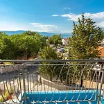 New With Large Pool, Sea View, 300 M From The - By Traveler Tourist Agency Krk - Id 2191 *