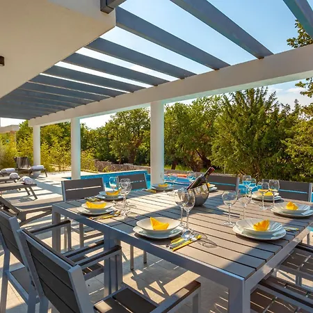 Βίλα New With Large Pool, Sea View, 300 M From The - By Traveler Tourist Agency Krk - Id 2191 Malinska