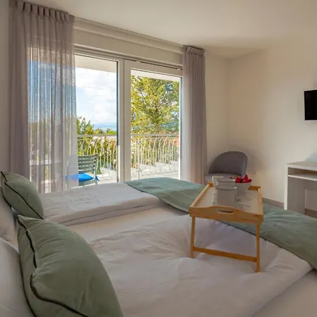 Βίλα New With Large Pool, Sea View, 300 M From The - By Traveler Tourist Agency Krk - Id 2191 *