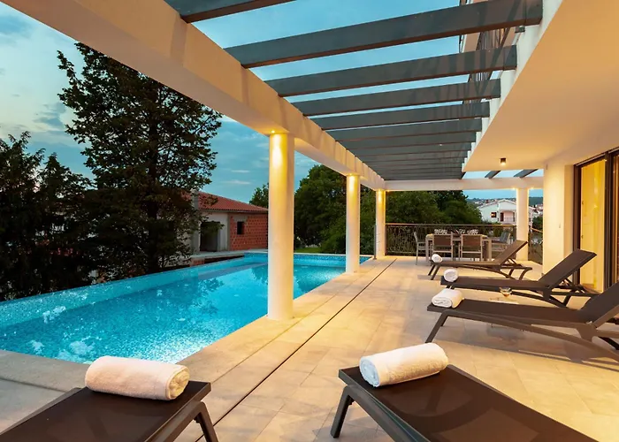 New With Large Pool, Sea View, 300 M From The - By Traveler Tourist Agency Krk - Id 2191