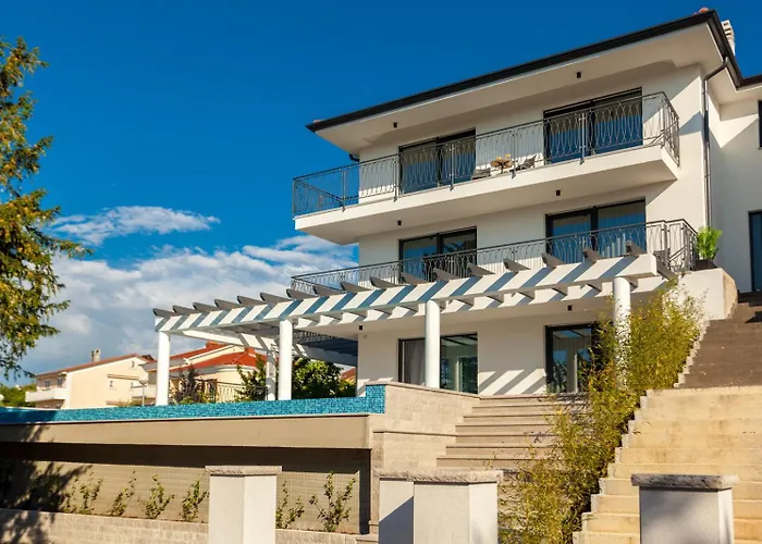 New With Large Pool, Sea View, 300 M From The - By Traveler Tourist Agency Krk - Id 2191 Вилла Малинска