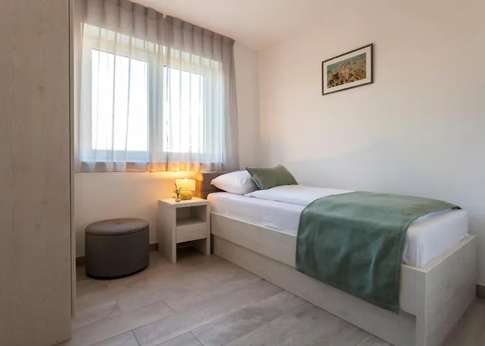 Вилла New With Large Pool, Sea View, 300 M From The - By Traveler Tourist Agency Krk - Id 2191 Малинска