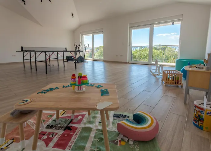 New With Large Pool, Sea View, 300 M From The - By Traveler Tourist Agency Krk - Id 2191 * Малинска