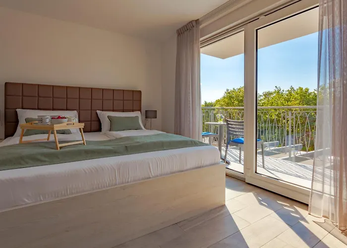 New With Large Pool, Sea View, 300 M From The - By Traveler Tourist Agency Krk - Id 2191 *